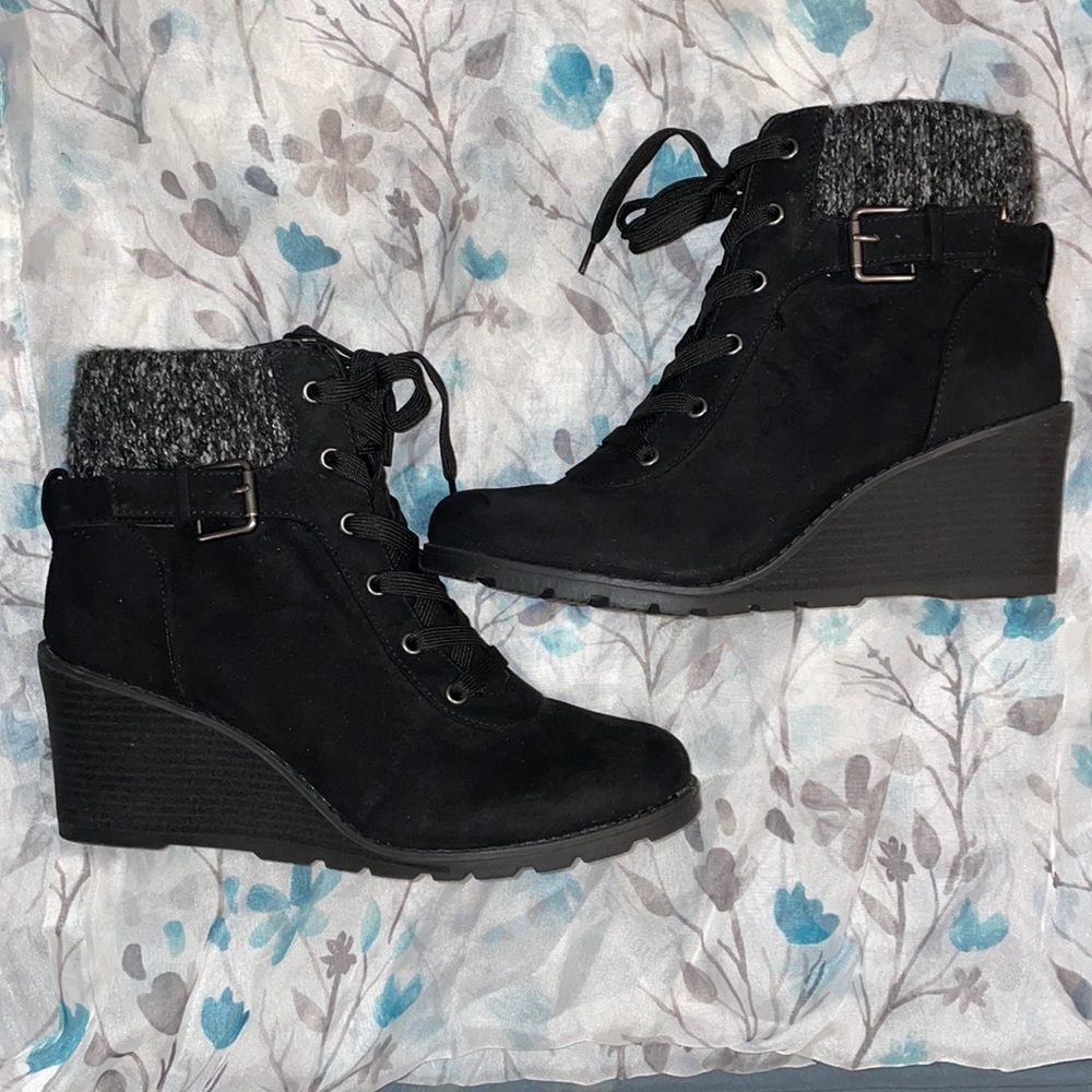 WEDGE BOOTIE - FAUX SUEDE BLACK SIZE 10 (WW)